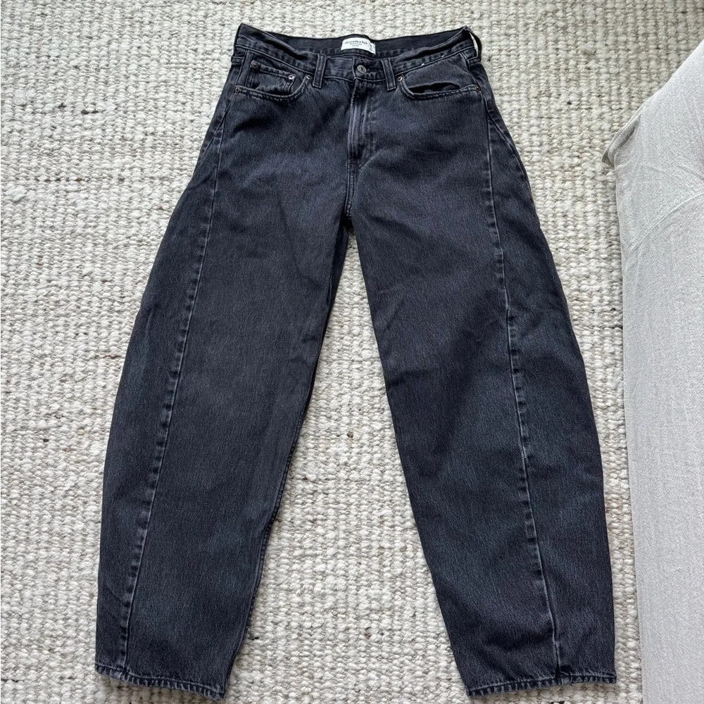 A+F | Barrel Jean